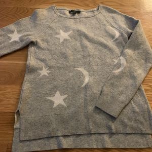 grey patterned sweater